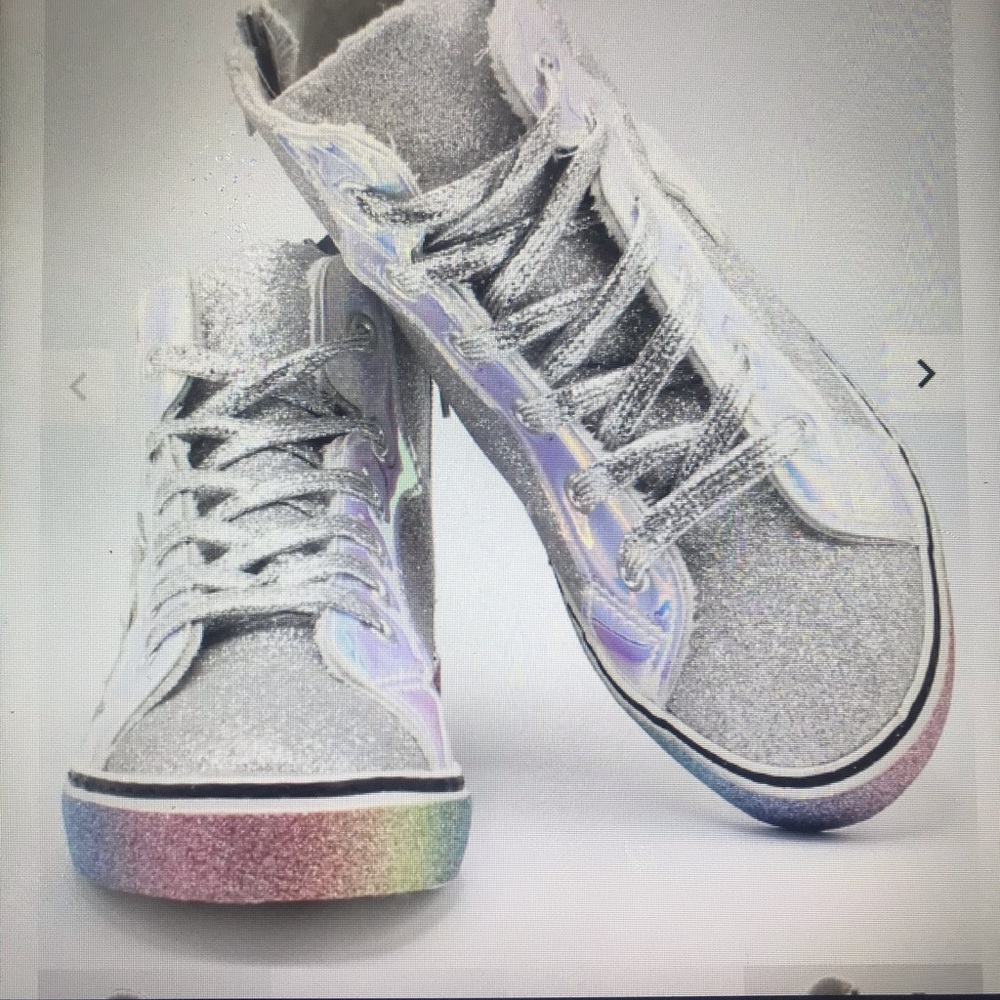 Sneakers - Picture 4 of 7